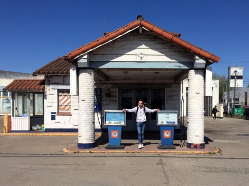 Conocé la historia de la estación de servicio más antigua del oeste que aún sigue en pie